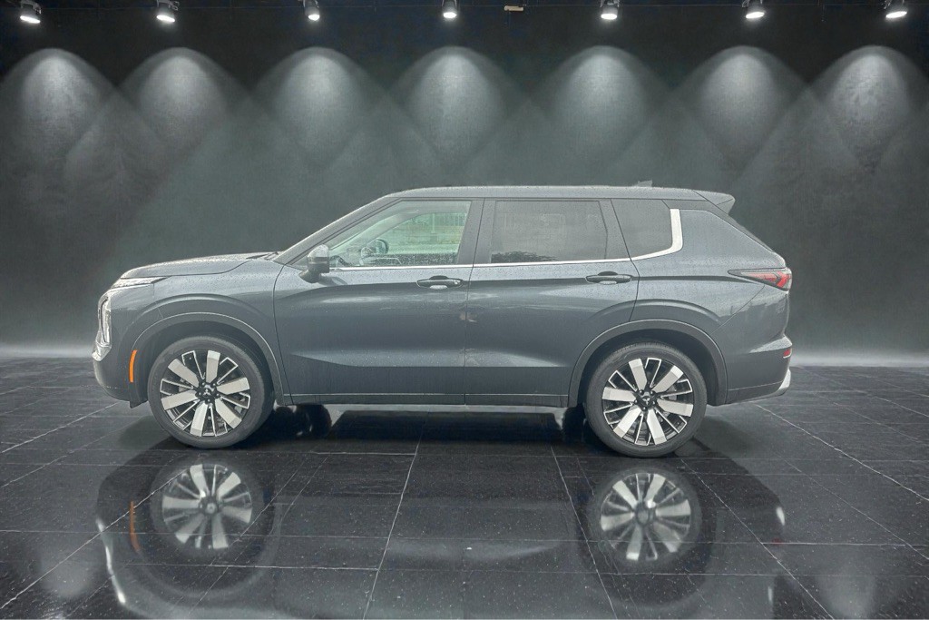 2025 Mitsubishi Outlander Image 5
