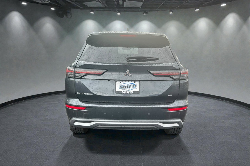 2025 Mitsubishi Outlander Image 8