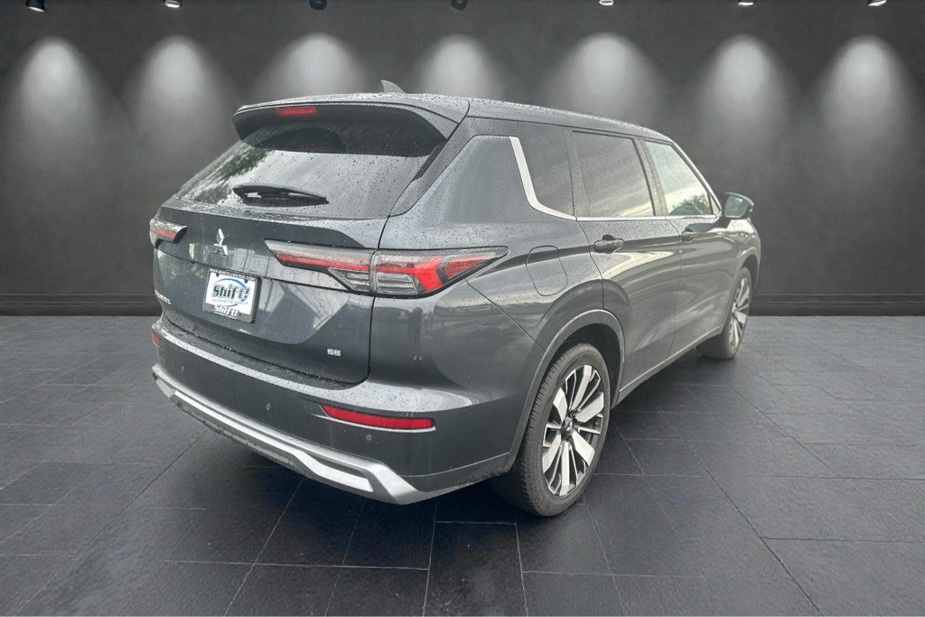 2025 Mitsubishi Outlander Image 9