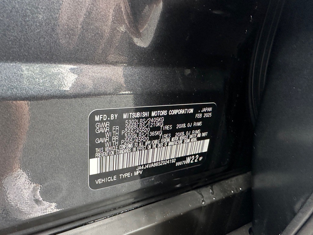 2025 Mitsubishi Outlander Image 32