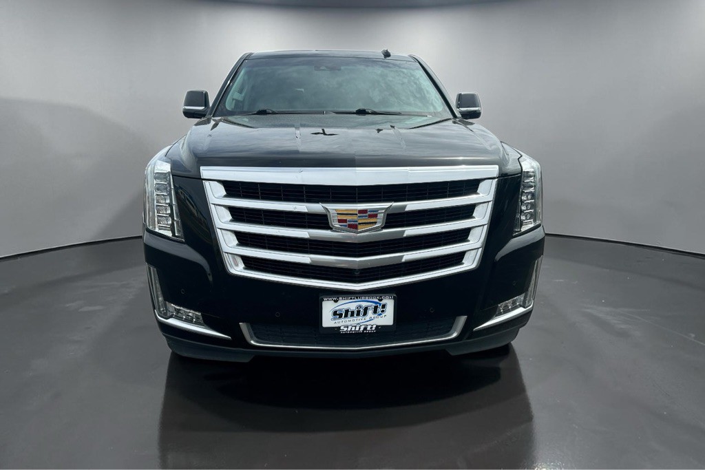 2019 Cadillac Escalade Image 2