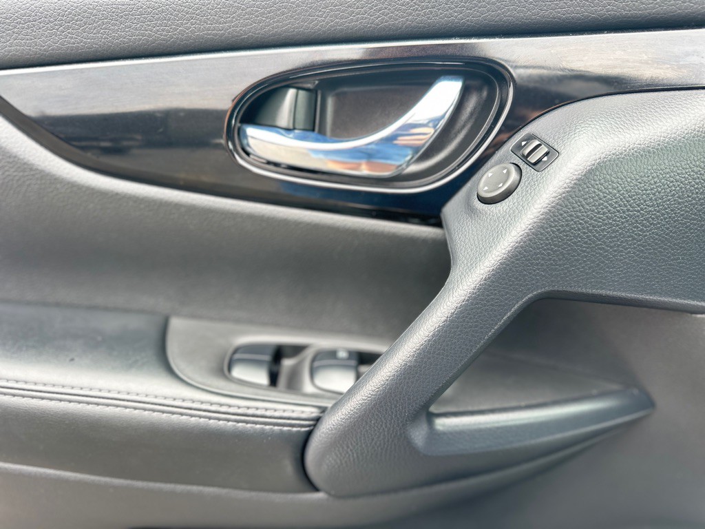 2022 Nissan Rogue Image 17