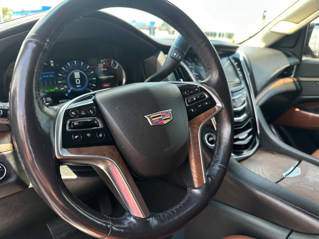 2018 Cadillac Escalade Image 17