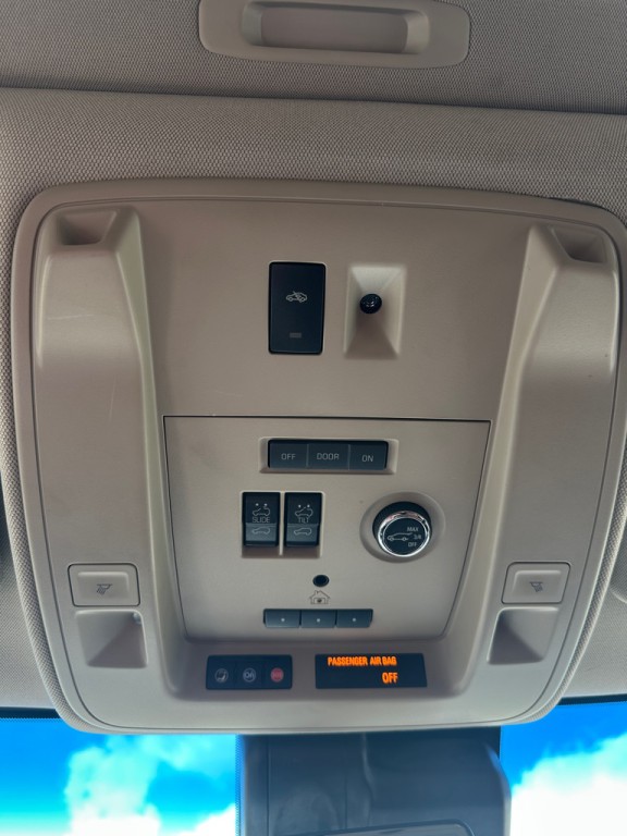 2018 Cadillac Escalade Image 24