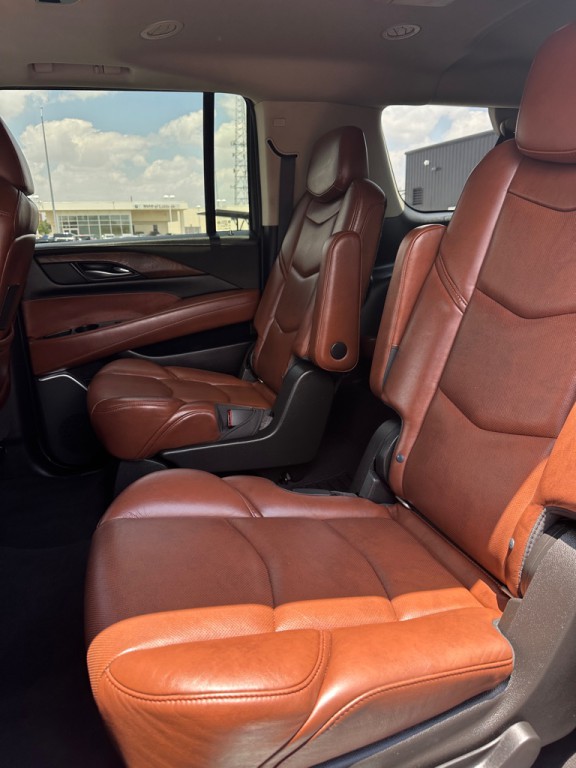 2018 Cadillac Escalade Image 28