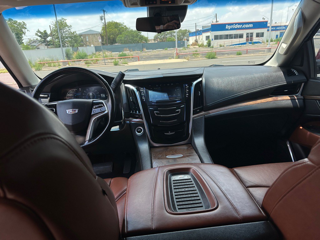 2018 Cadillac Escalade Image 30