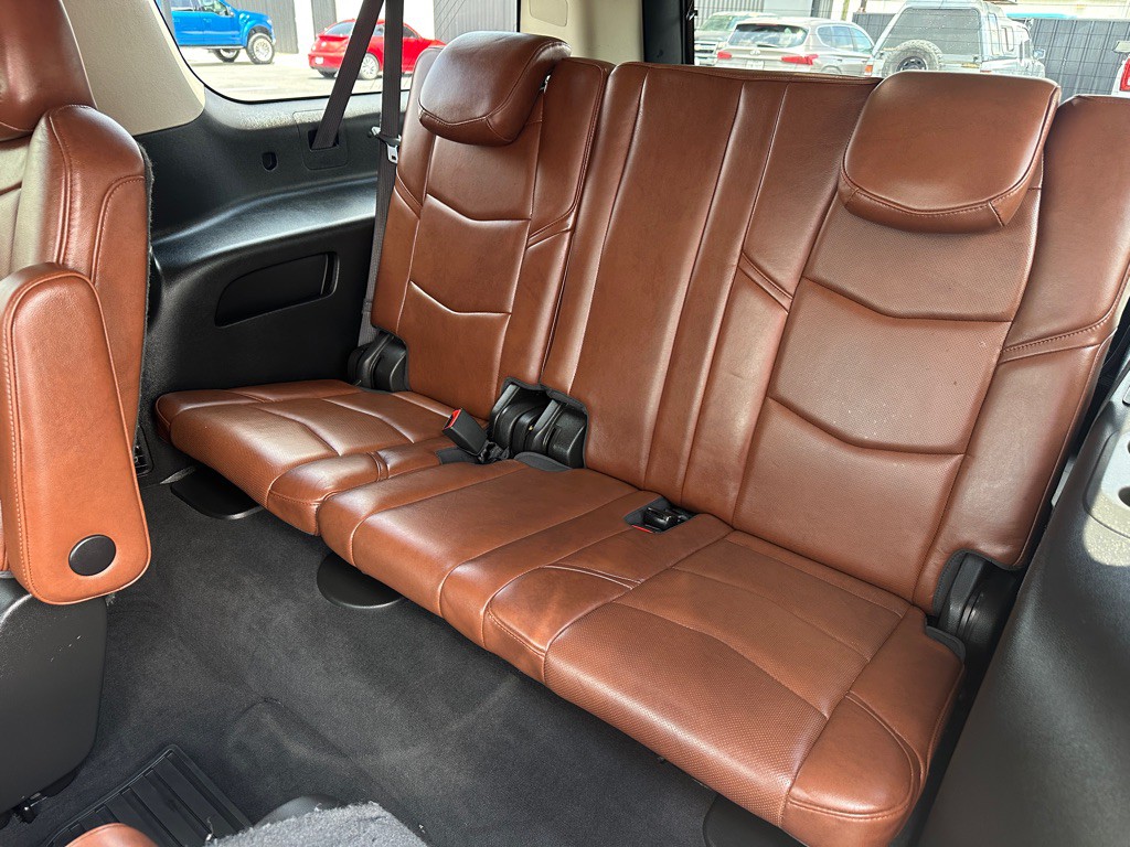2018 Cadillac Escalade Image 31