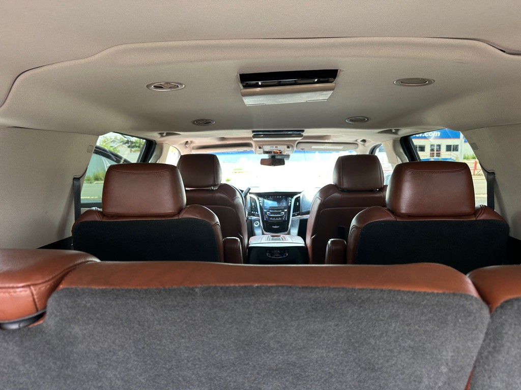 2018 Cadillac Escalade Image 32