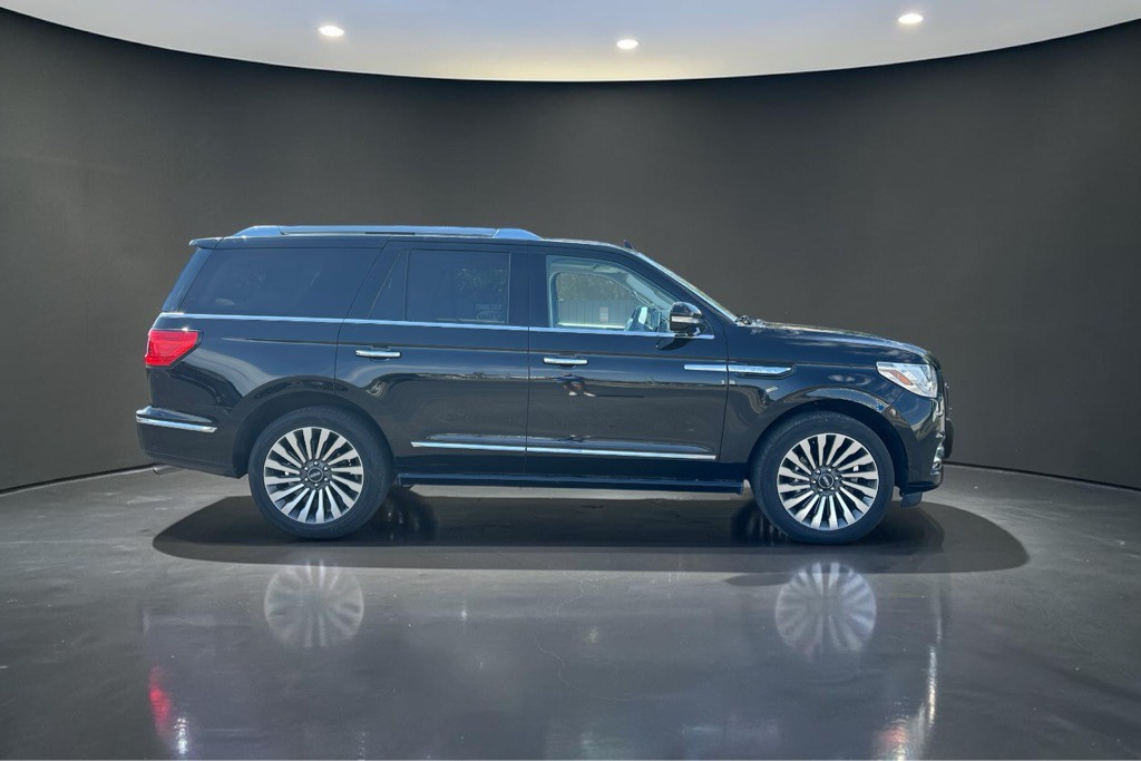 2019 Lincoln Navigator Image 11