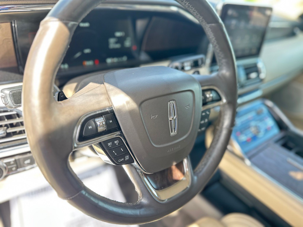2019 Lincoln Navigator Image 17