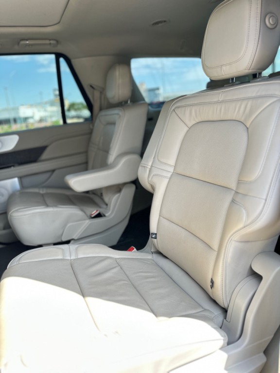 2019 Lincoln Navigator Image 28