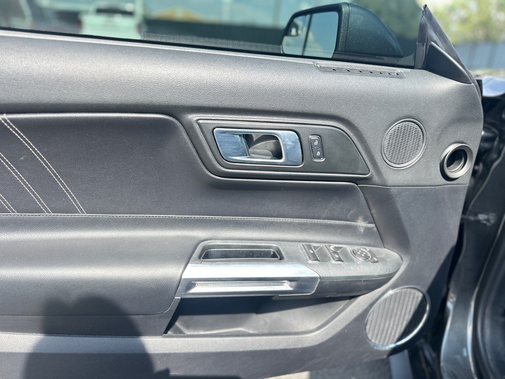 2018 Ford Mustang Image 20