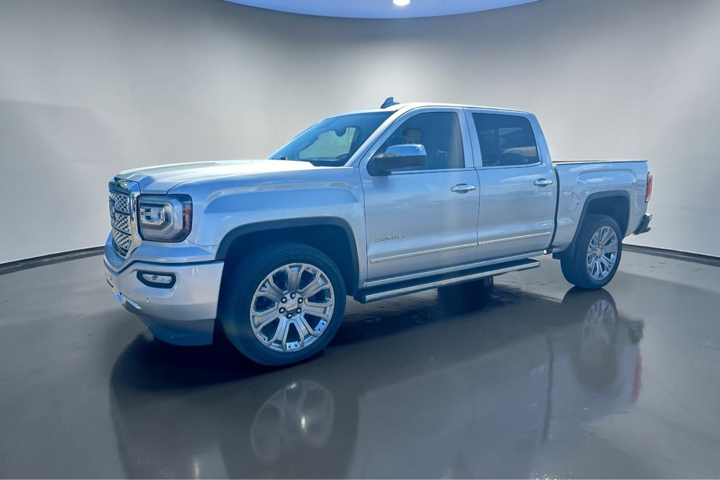 2018 GMC Sierra Image 3
