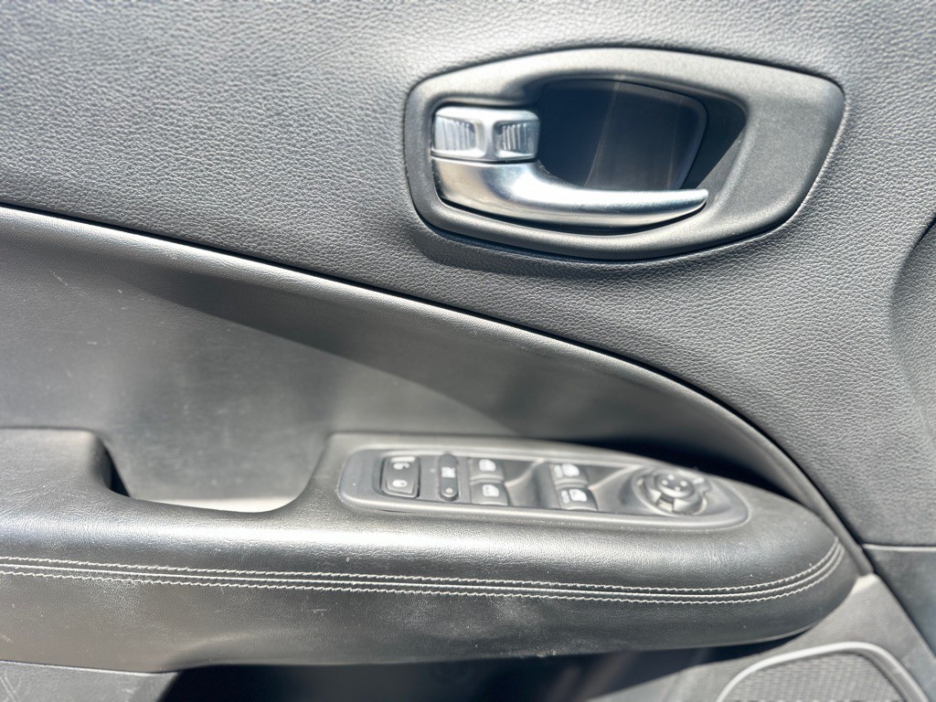 2021 Jeep Compass Image 15