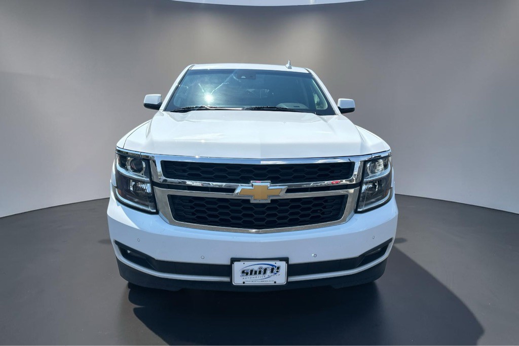 2019 Chevrolet Suburban Image 2