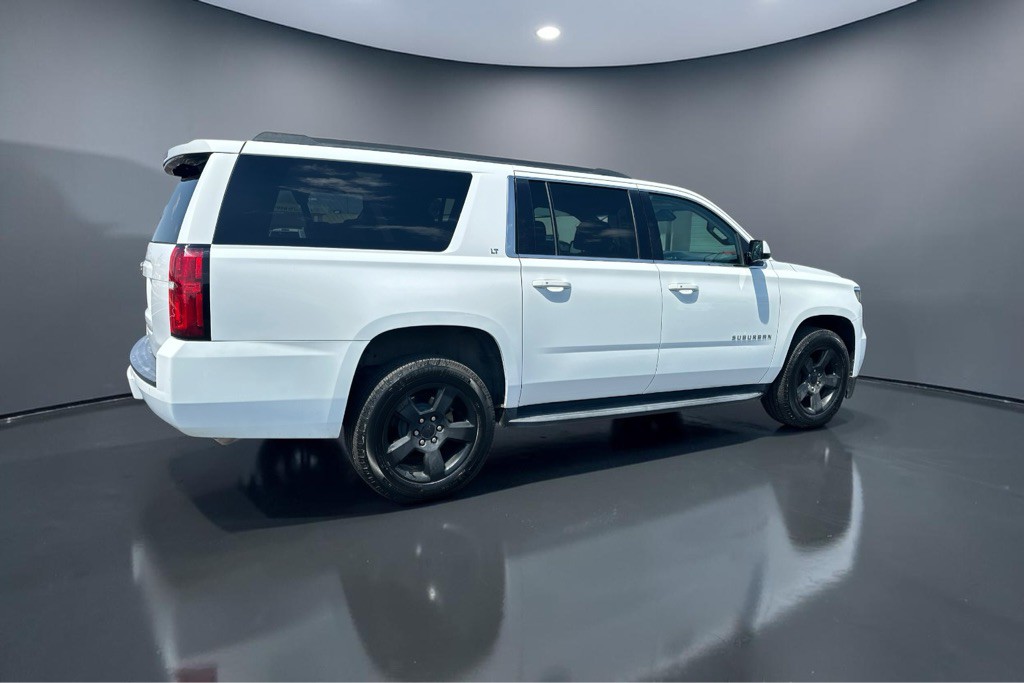 2019 Chevrolet Suburban Image 10