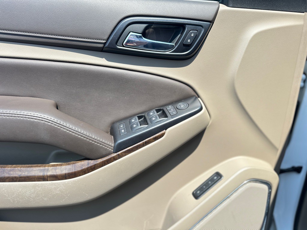 2019 Chevrolet Suburban Image 15