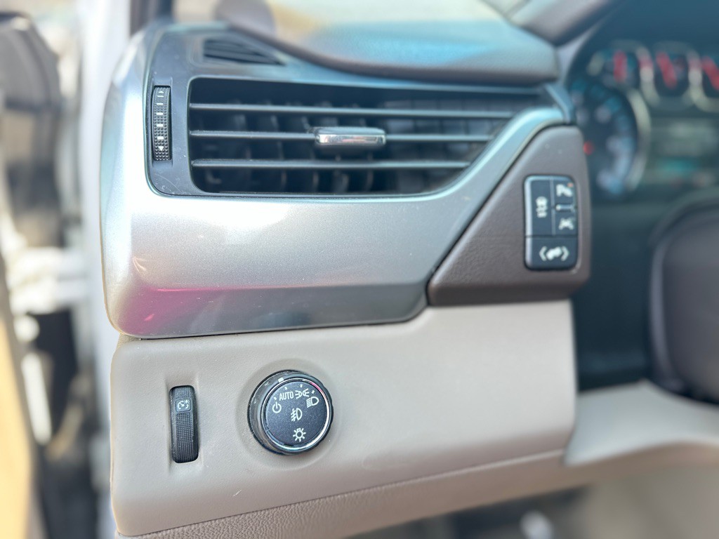 2019 Chevrolet Suburban Image 17