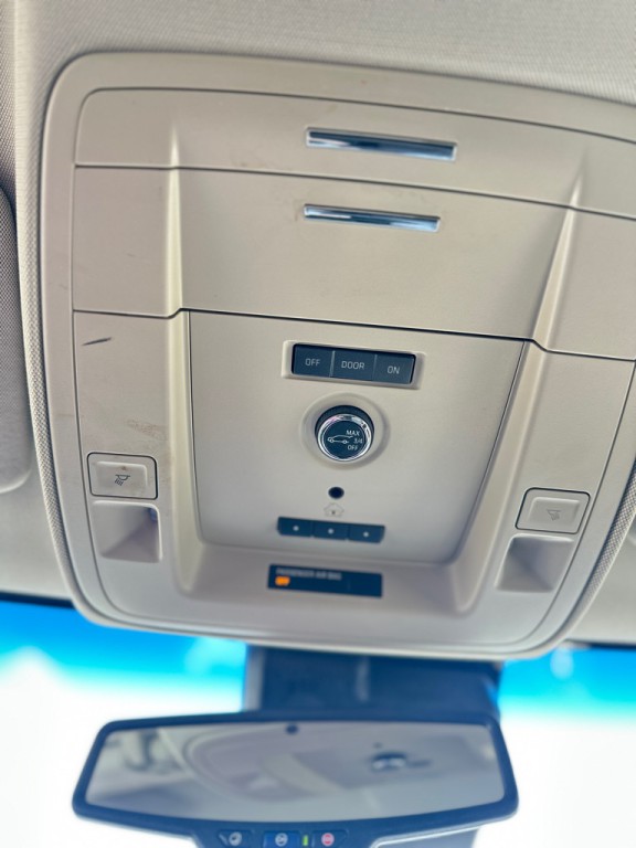 2019 Chevrolet Suburban Image 26