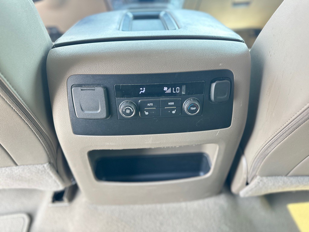 2019 Chevrolet Suburban Image 30