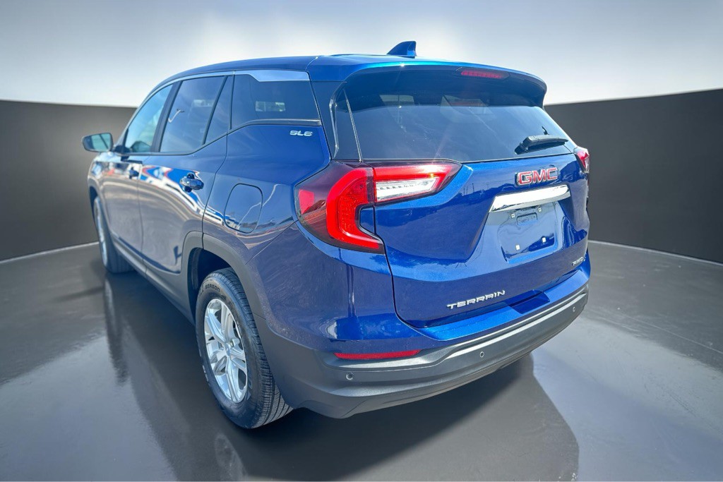 2023 GMC Terrain Image 9