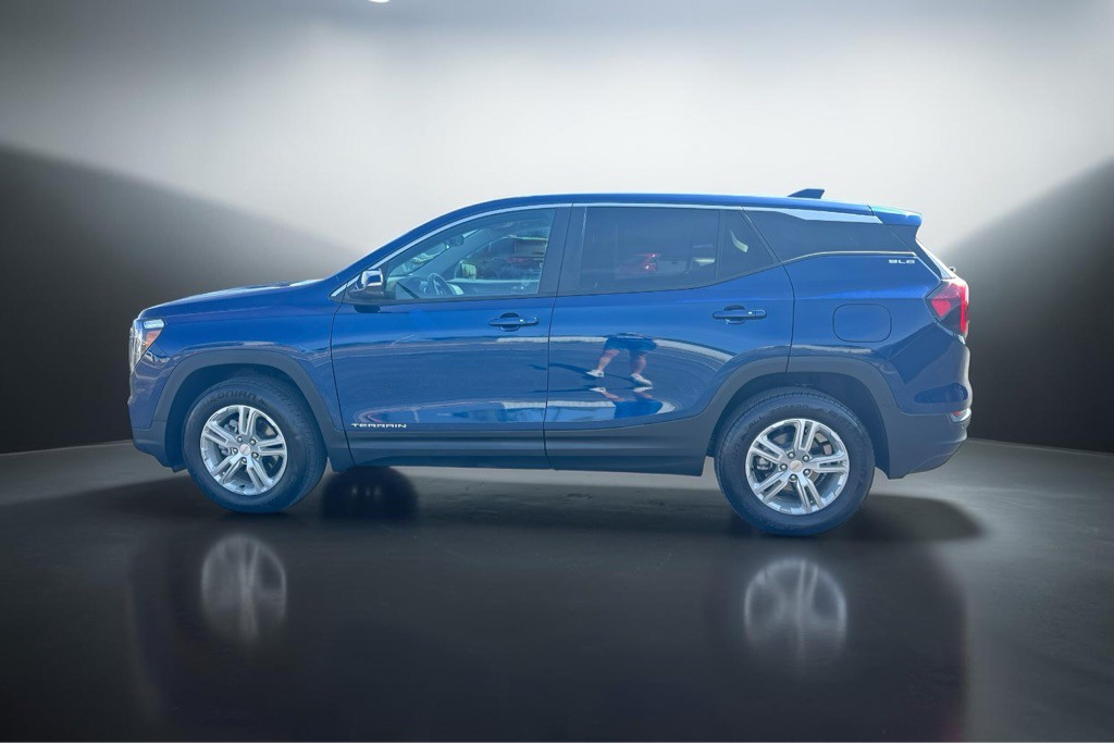 2023 GMC Terrain Image 11