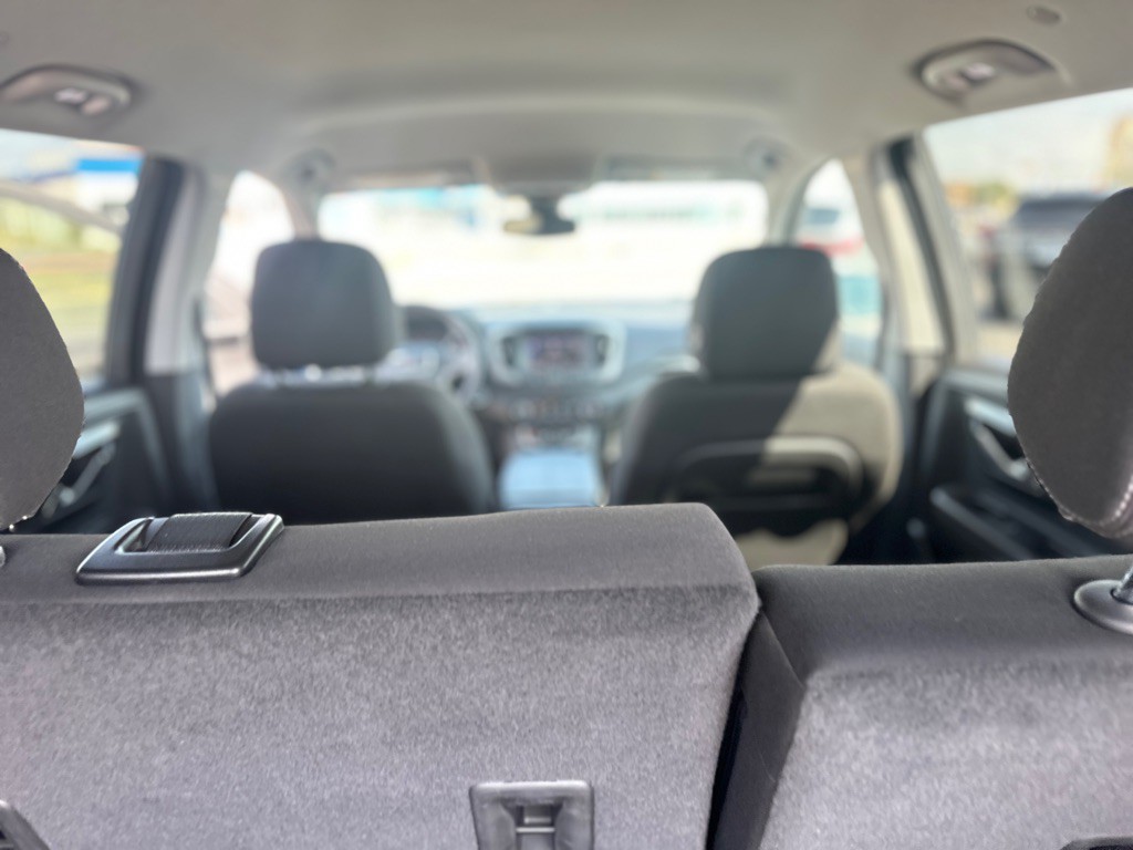 2023 GMC Terrain Image 33