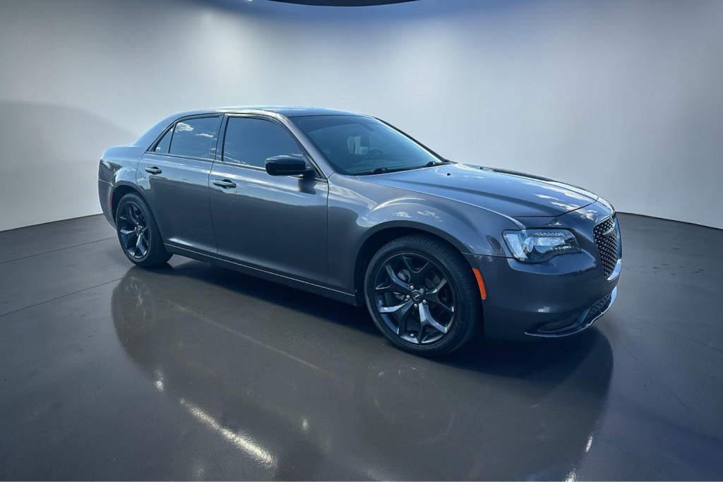 2022 Chrysler 300 Image 12