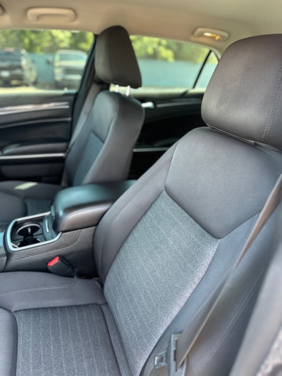 2022 Chrysler 300 Image 18