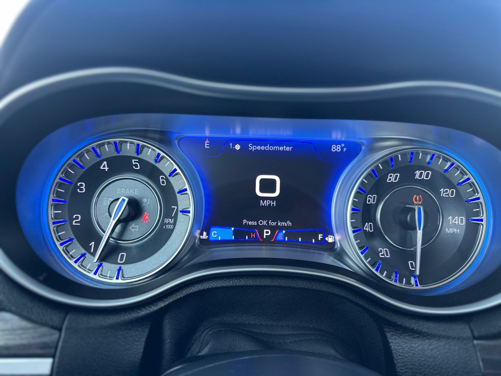 2022 Chrysler 300 Image 19