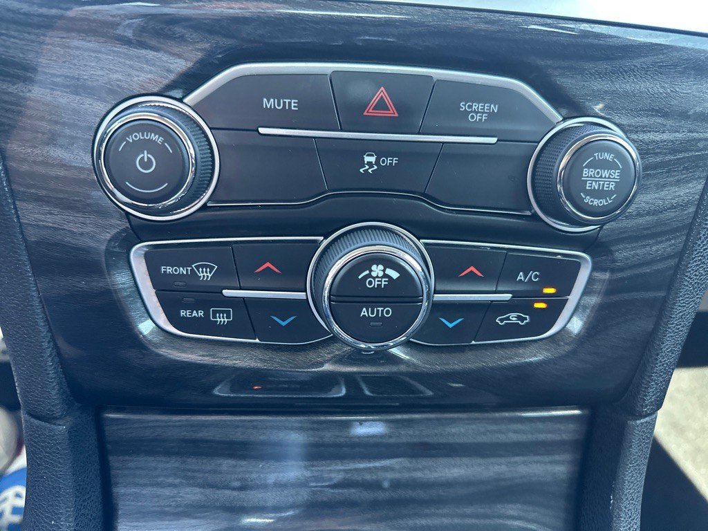 2022 Chrysler 300 Image 22