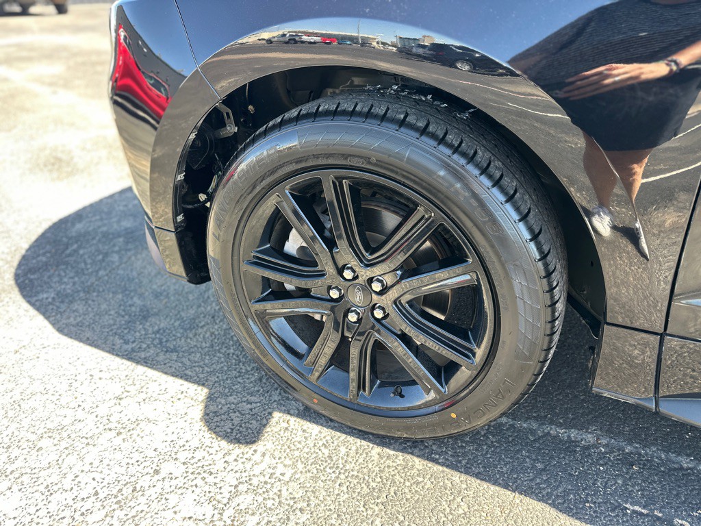 2022 Ford Edge Image 13