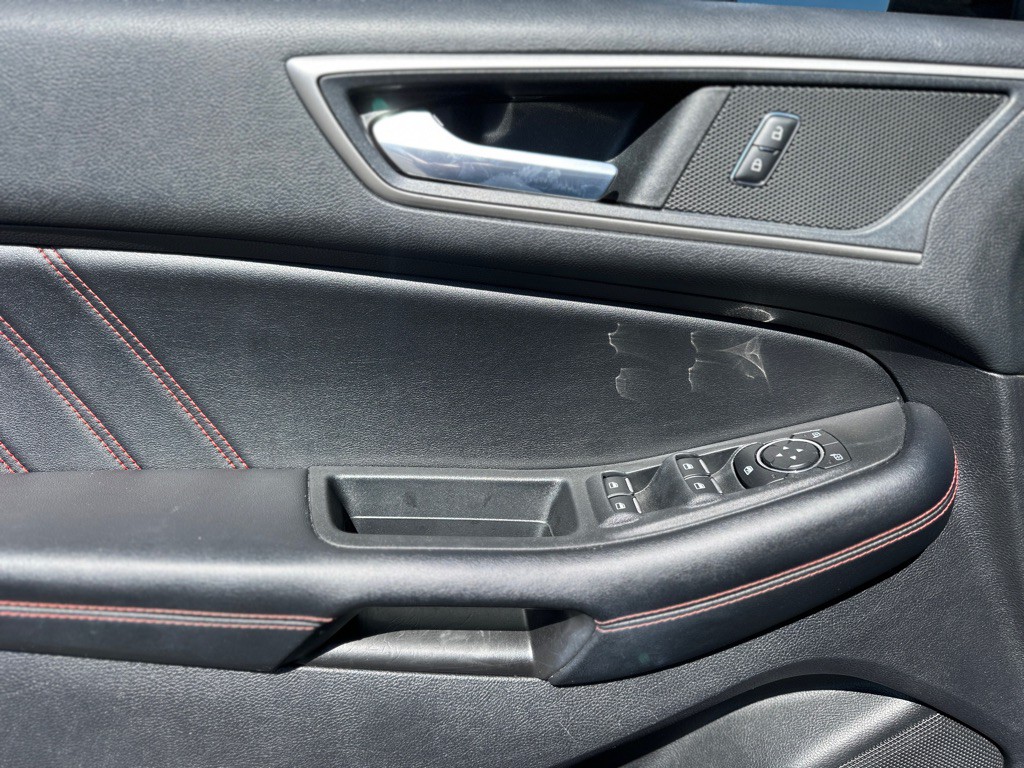 2022 Ford Edge Image 14