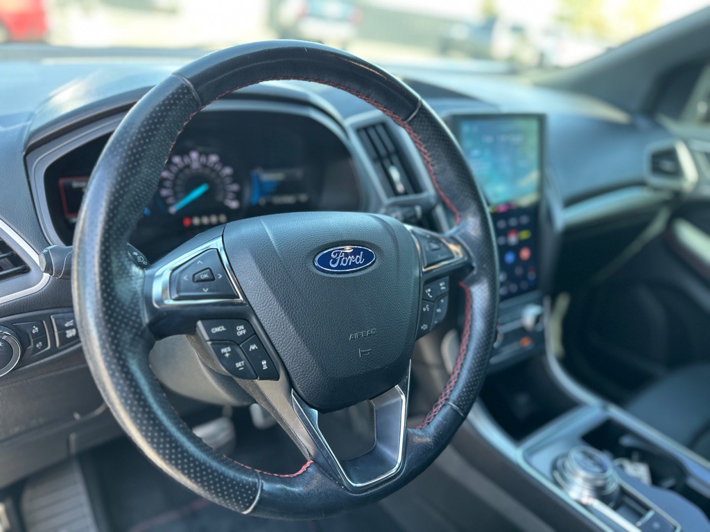 2022 Ford Edge Image 17