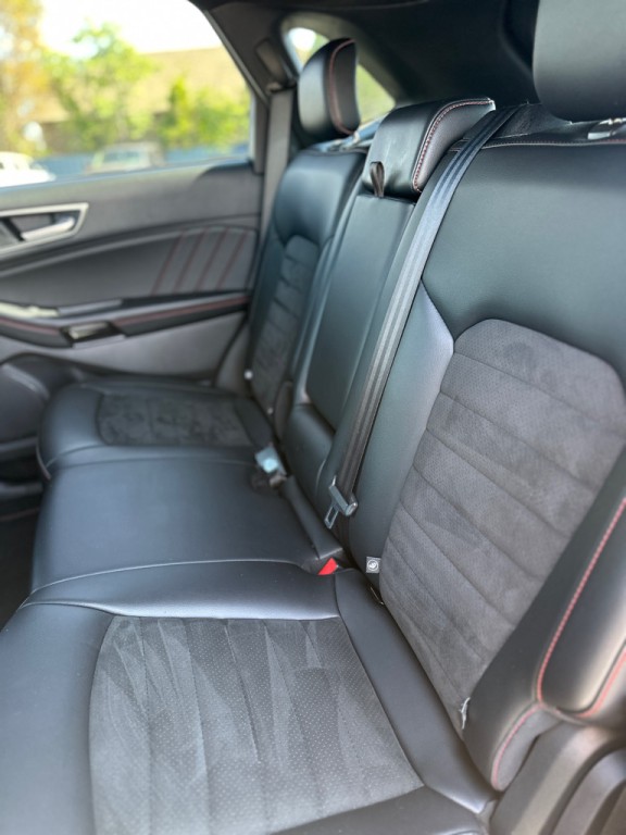 2022 Ford Edge Image 26