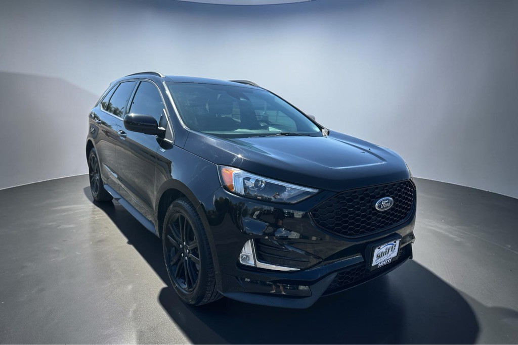 2022 Ford Edge Image 2