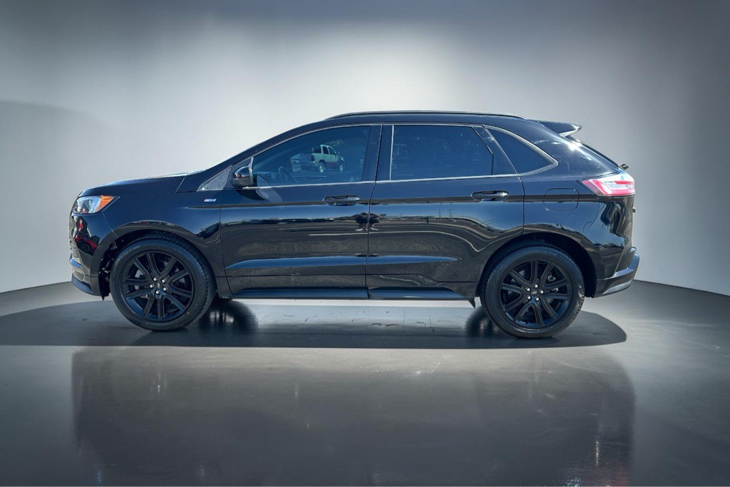 2022 Ford Edge Image 9