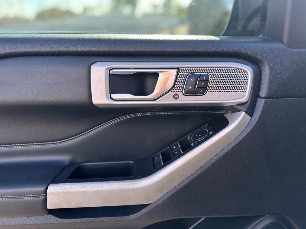 2020 Ford Explorer Image 14
