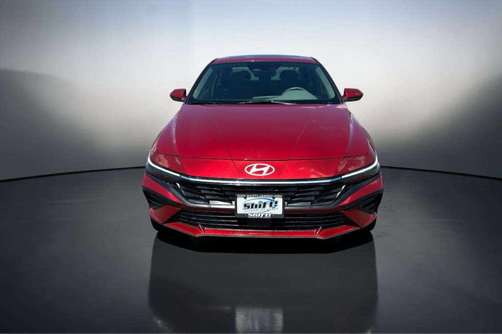 2024 Hyundai Elantra Image 2