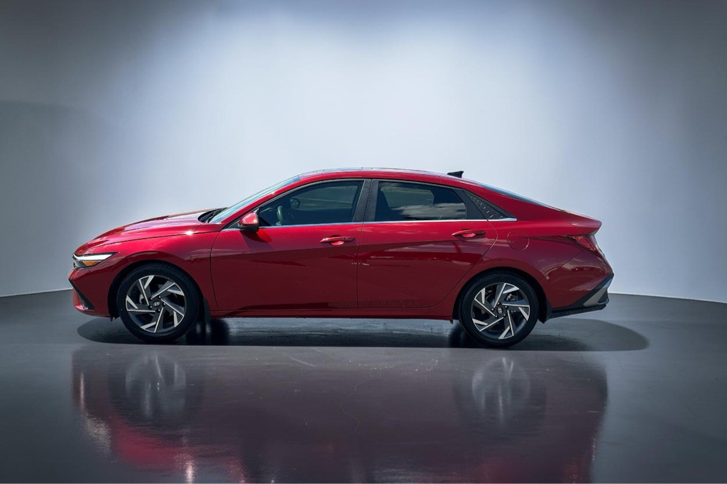 2024 Hyundai Elantra Image 5