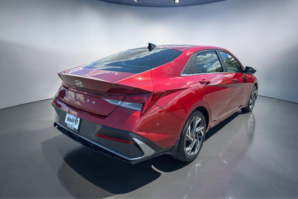 2024 Hyundai Elantra Image 9