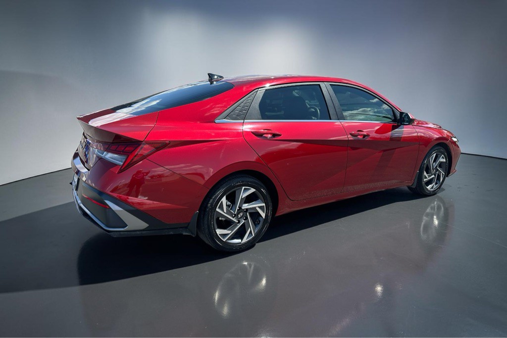 2024 Hyundai Elantra Image 10