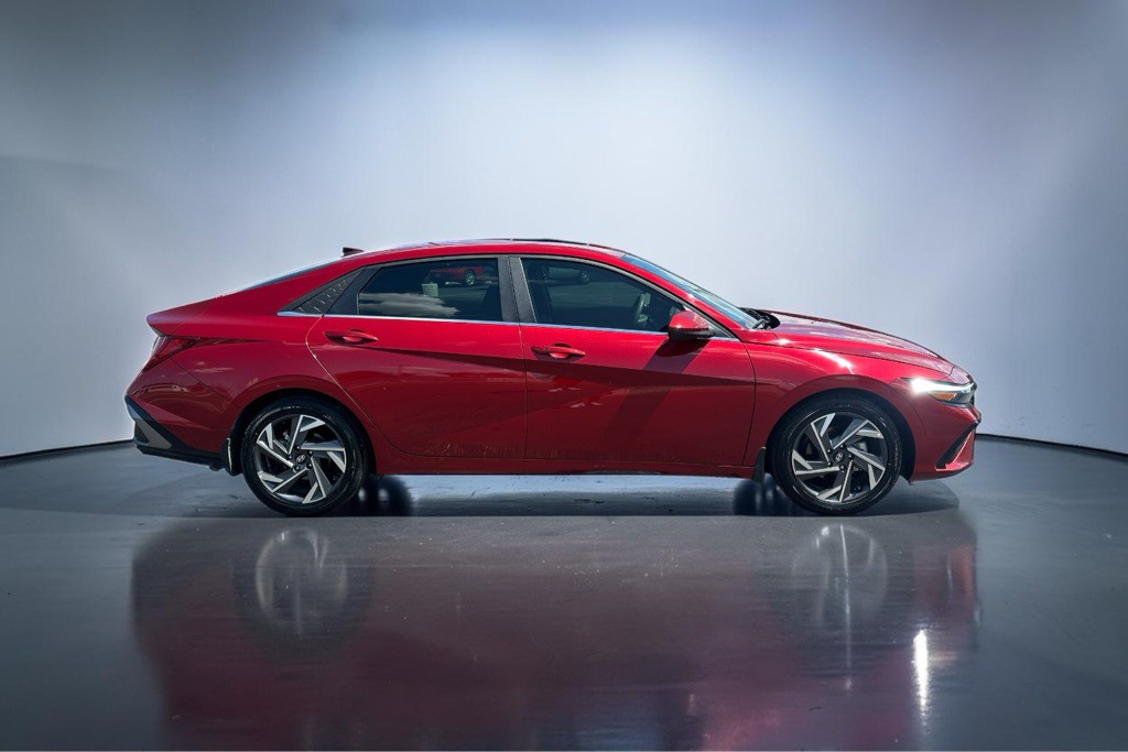 2024 Hyundai Elantra Image 11