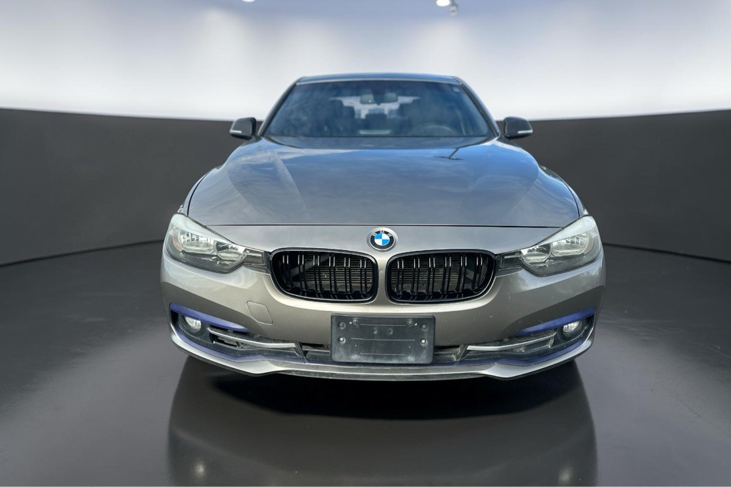 2016 BMW 3 Series Image 2