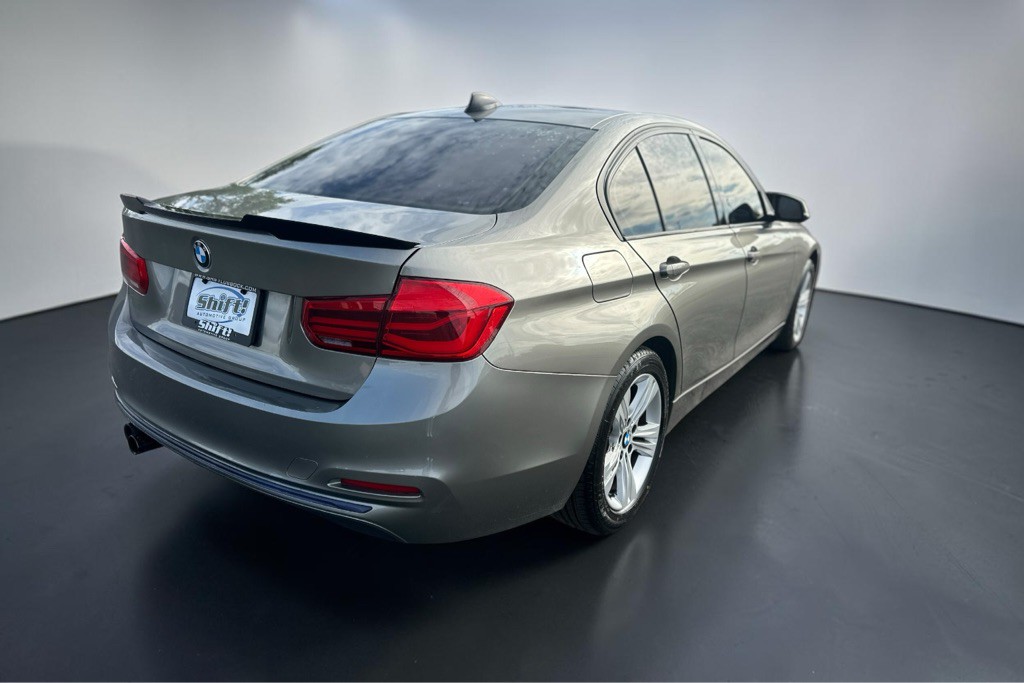 2016 BMW 3 Series Image 9