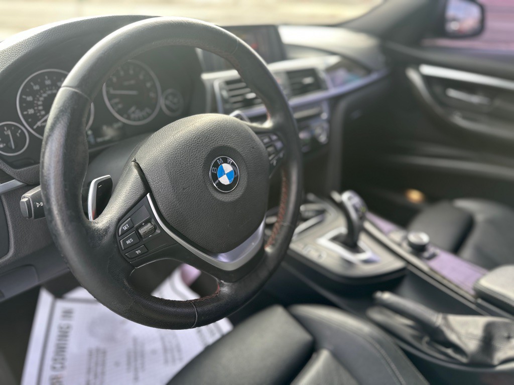 2016 BMW 3 Series Image 18