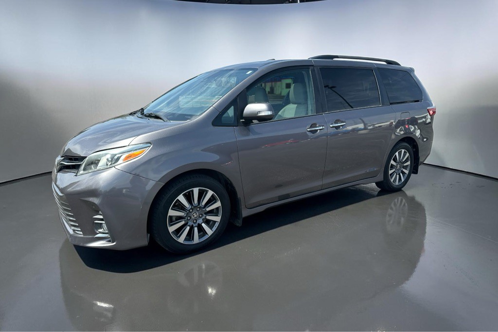 2020 Toyota Sienna Image 4