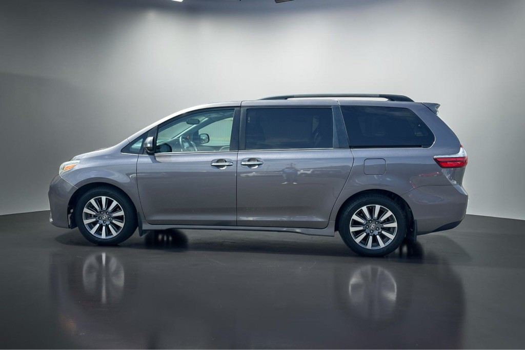 2020 Toyota Sienna Image 5