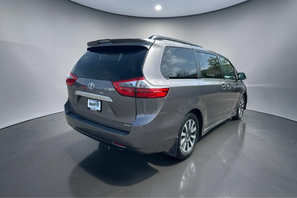 2020 Toyota Sienna Image 9
