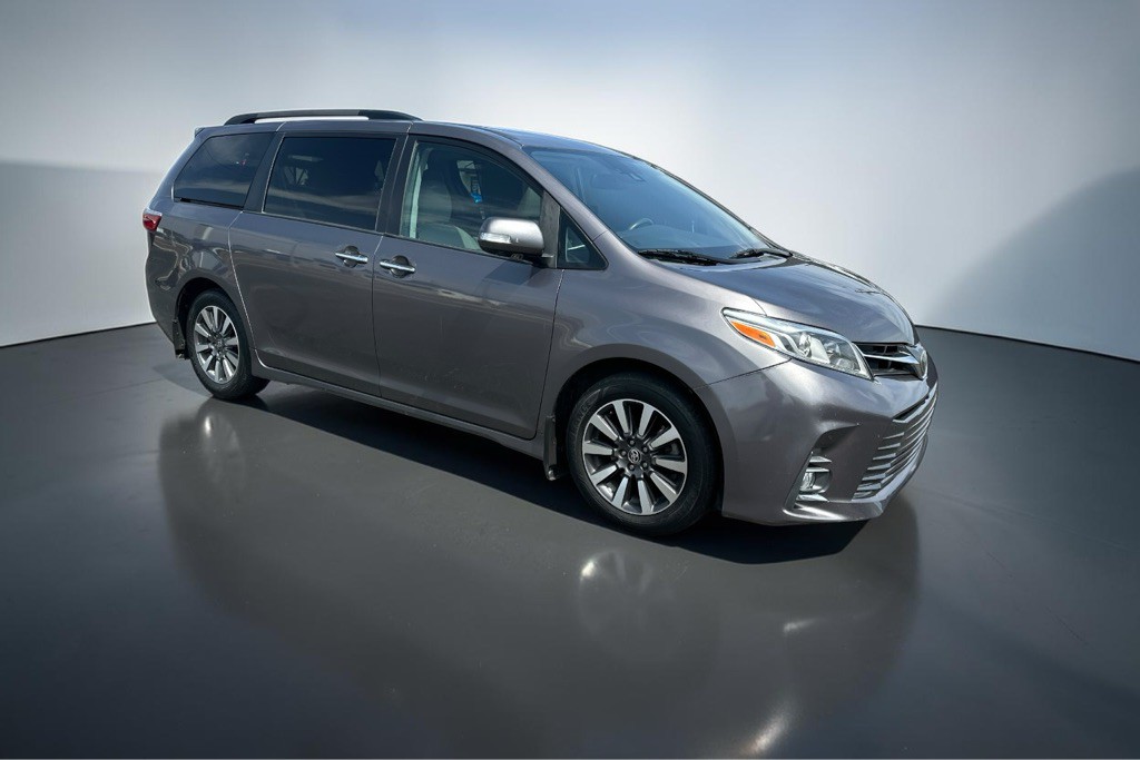 2020 Toyota Sienna Image 12